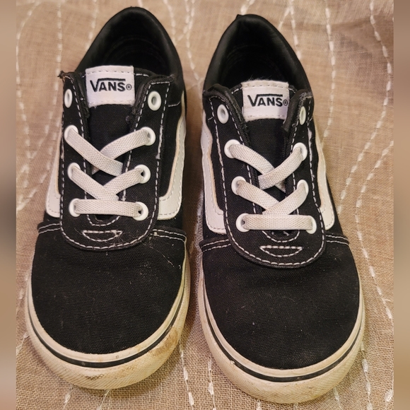 Vans - Picture 2 of 6